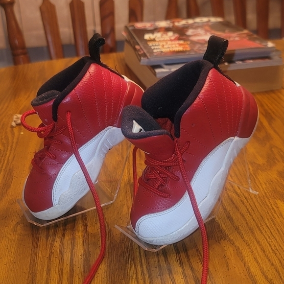 Since 8c Air Jordan Retro 12's red gym 2016. - Picture 2 of 8